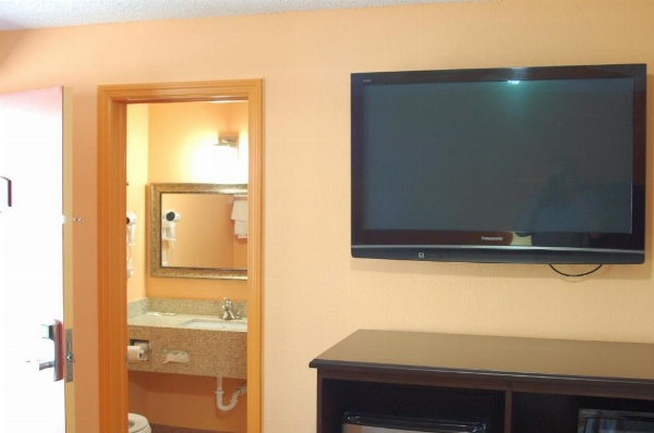Budgetel Inn Glens Falls-Lake George-Saratoga image 14