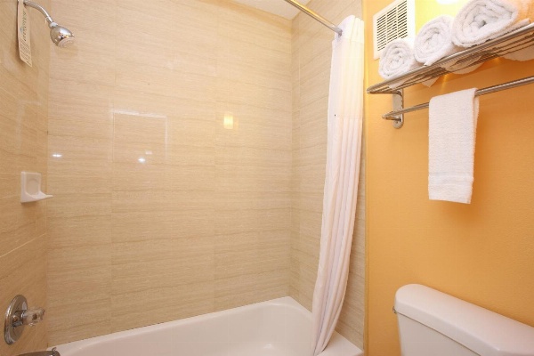 Budgetel Inn Glens Falls-Lake George-Saratoga image 5