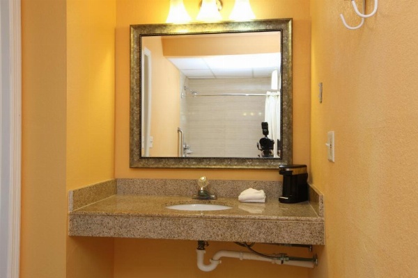 Budgetel Inn Glens Falls-Lake George-Saratoga image 9